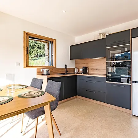 A Casetta Rossa Bergerie A 15 Min Du Centre D Ajaccio Et 15 Min Des Plages De Porticcio Vakantiehuis