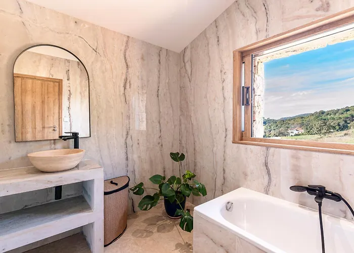 Vakantiehuis A Casetta Rossa Bergerie A 15 Min Du Centre D Ajaccio Et 15 Min Des Plages De Porticcio *