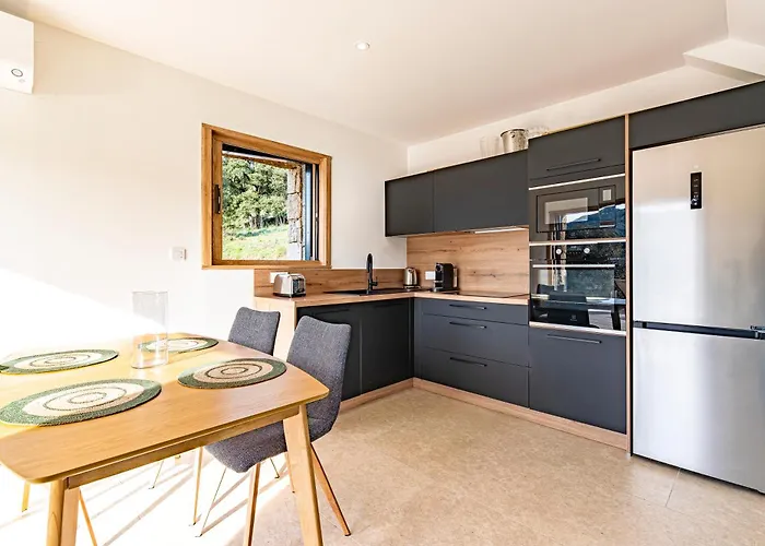 A Casetta Rossa Bergerie A 15 Min Du Centre D Ajaccio Et 15 Min Des Plages De Porticcio Vakantiehuis