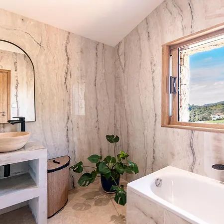 Hébergement de vacances A Casetta Rossa Bergerie A 15 Min Du Centre D Ajaccio Et 15 Min Des Plages De Porticcio *